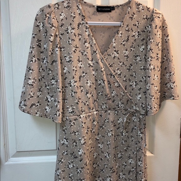 Pretty Little Thing Dress - Picture 4 of 10